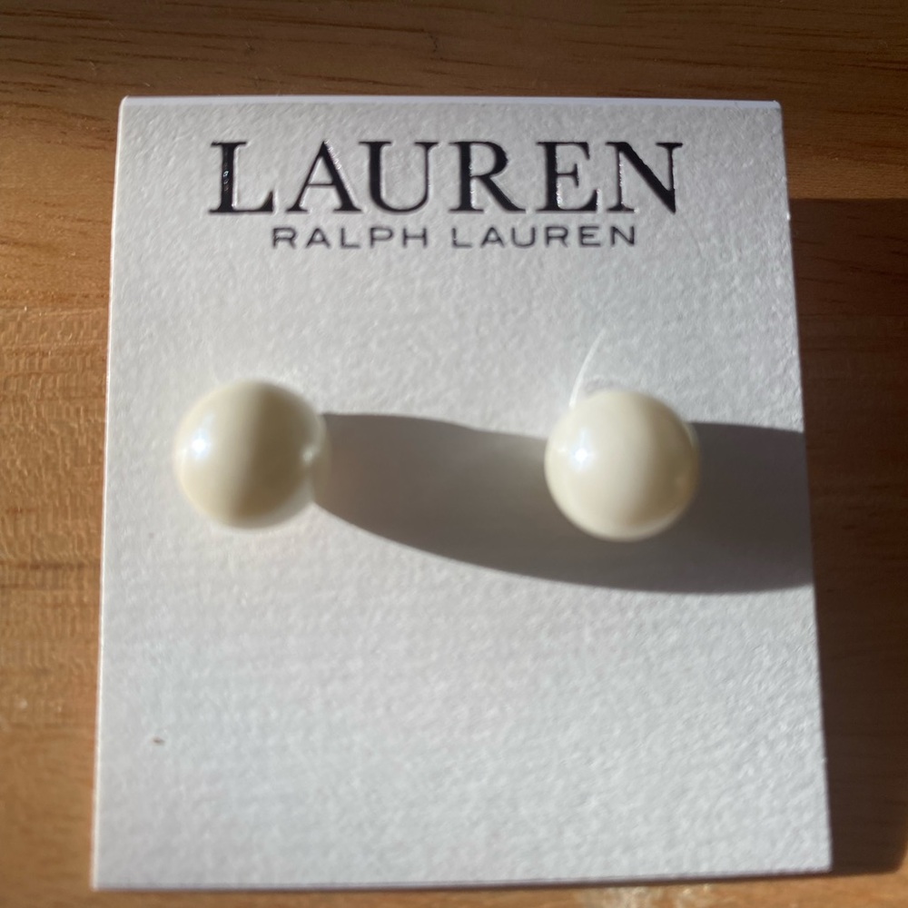 Ralph Lauren Pearl earring